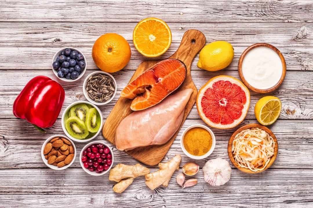 superfoods sobre una mesa n&n products